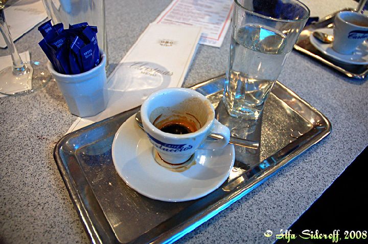 Caf? Carluccios  espresso